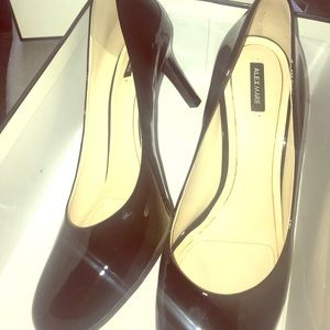 Alex Marie Round Toe Black Panted Leather Pumps